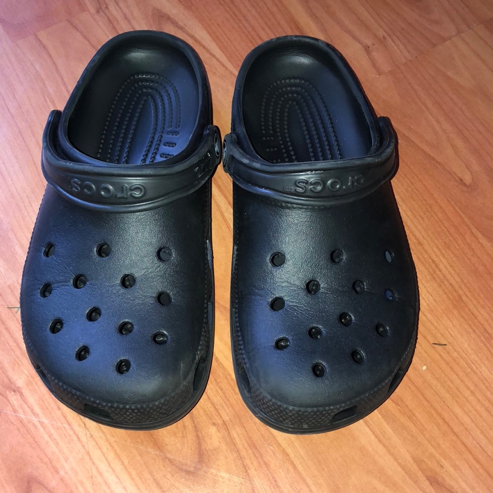 Black Classic crocs